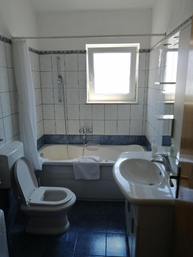 Goga Apartments Примоштен Экстерьер фото
